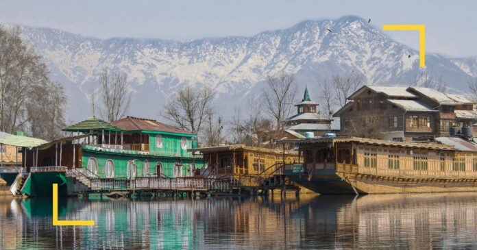 Shikara on Lake